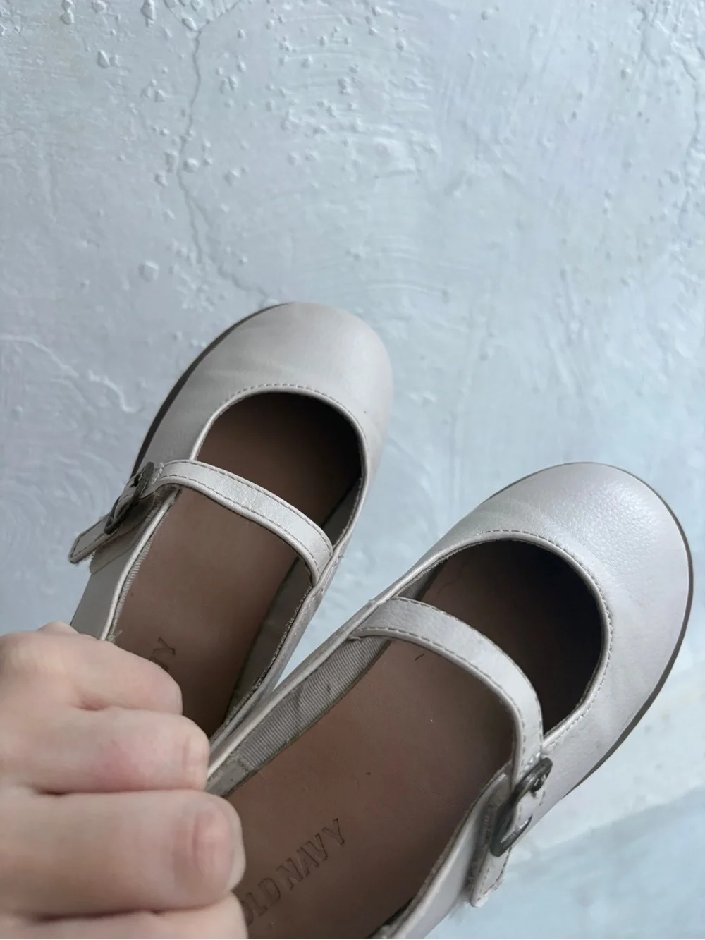 Girls Old Navy cream white Mary Jane flats
